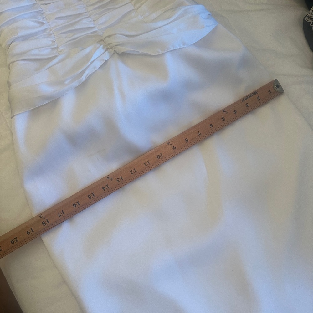 Vintage White Strapless corset wedding Gown pencil skirt with bow details - Picture 13 of 13